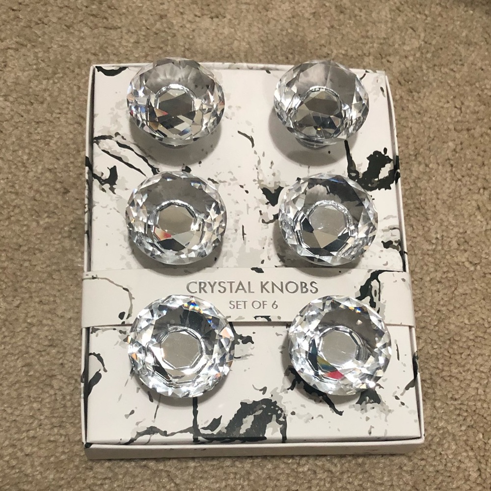 Crystal knobs